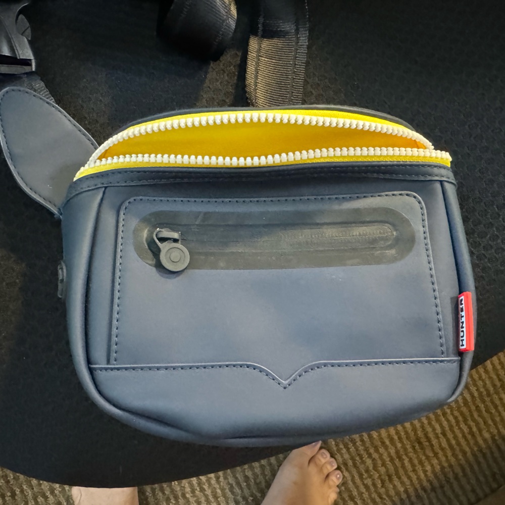 HUNTER waterproof neoprene fanny pack!